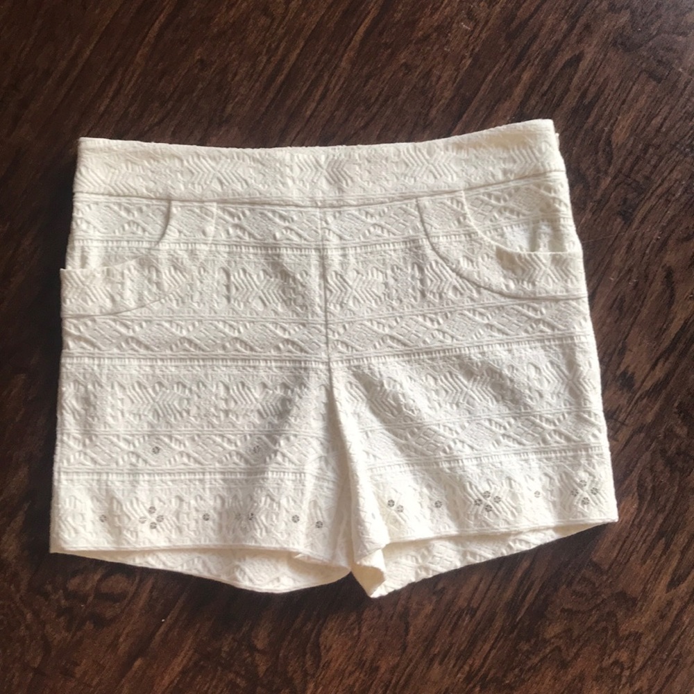 Elevenses cream detail shorts